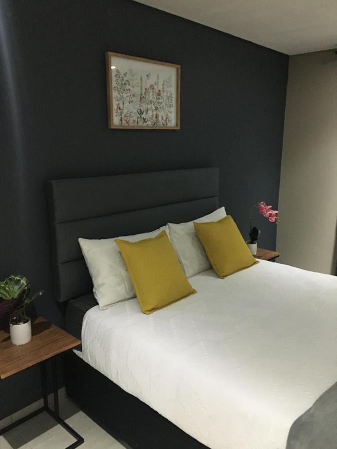 Black Rose Guesthouse Soweto Buitenkant foto