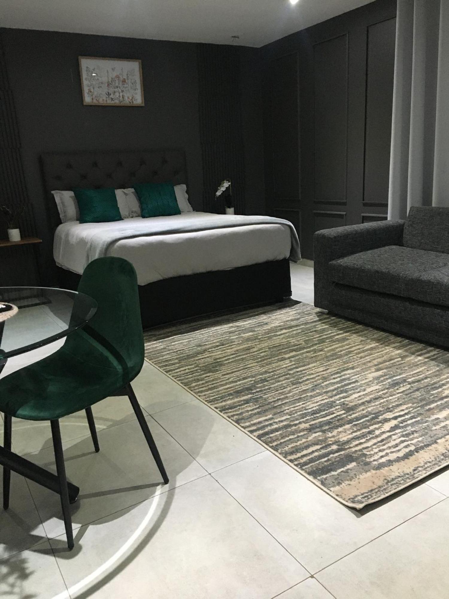 Black Rose Guesthouse Soweto Buitenkant foto